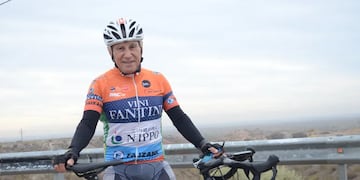 El ciclista de 80 años que participará del próximo Mundial de Ciclismo.