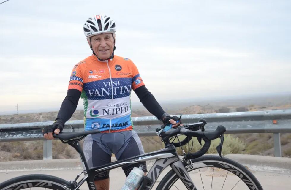 La edad no es un límite: conocé a Miguel Ángel, el neuquino de 80 años participará en el Mundial de Ciclismo