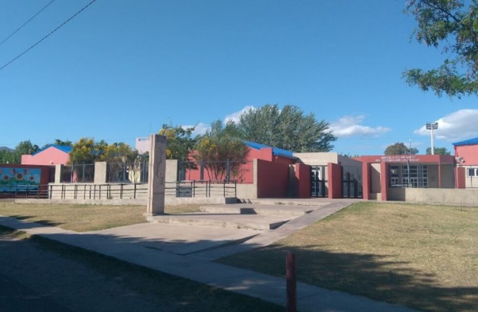 Un hombre disparó a una mujer dentro de una escuela de San Luis