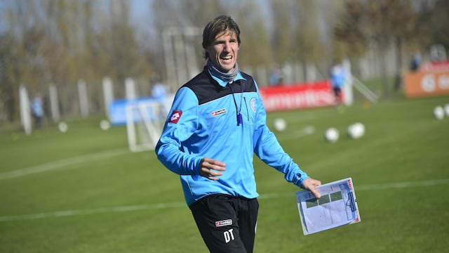 Teté asume este martes en su segundo ciclo, y dirigirá ante Alvarado la "final".