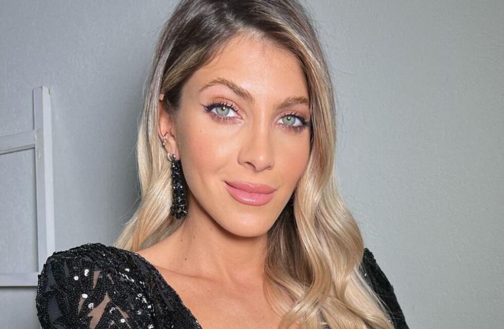 Cande Ruggeri enseñó como vestir como una diosa durante el embarazo