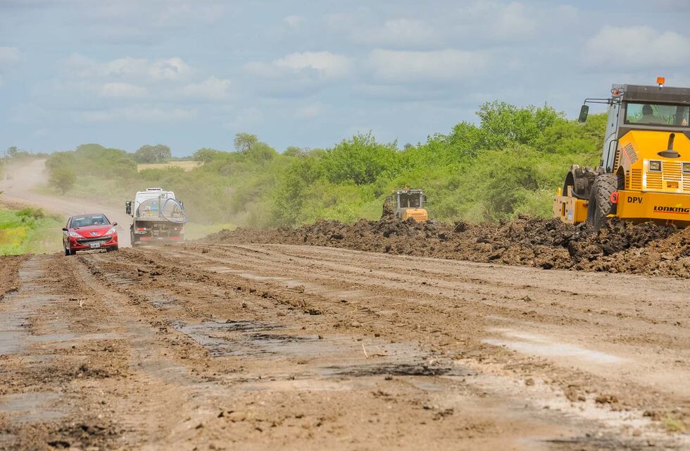 Vialidad Provincial recupera caminos rurales del departamento Colón