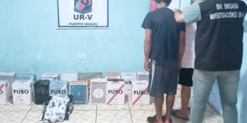 Quedaron filmados cuando robaban un depósito.