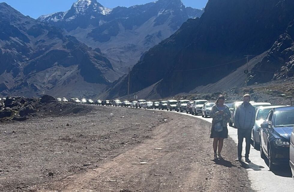 Con plan de festejar Año Nuevo: hay demoras de más de 5 horas para cruzar de Mendoza a Chile