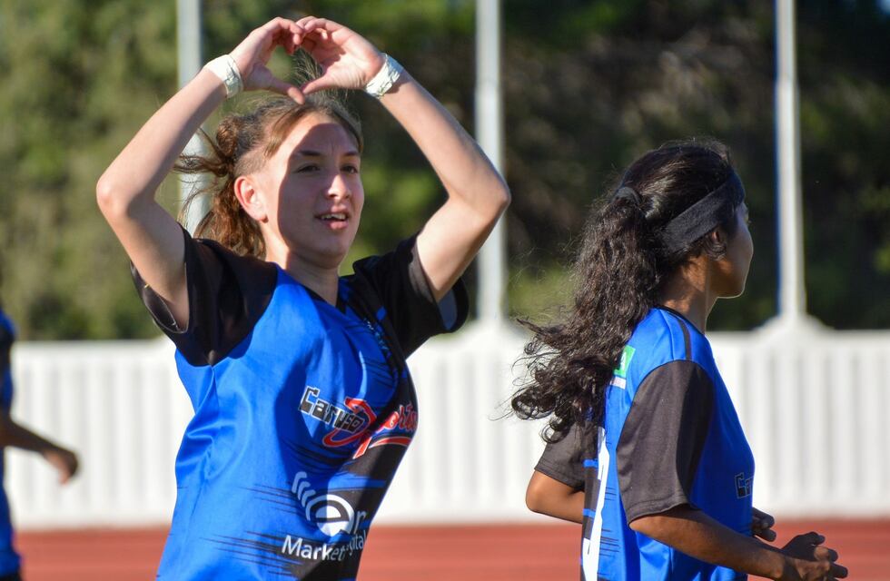 Fútbol Femenino: con un enorme triunfo Puerto Belgrano continúa como líder