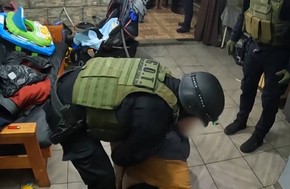 Extorsión en Rosario: detienen a una mujer policía por amenazas de “La Mafia”