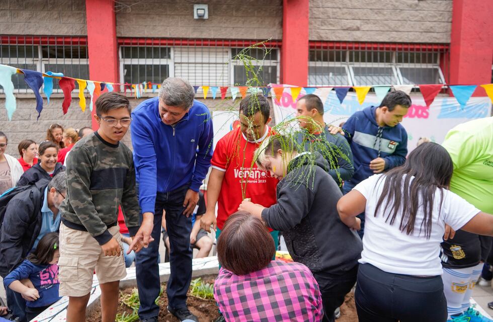 En el día Mundial de las personas con Síndrome de Down, Las Heras sembró un árbol por la inclusión