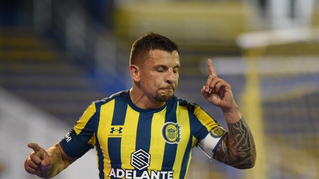 Emiliano Vecchio festeja el gol ante Deportivo Táchira