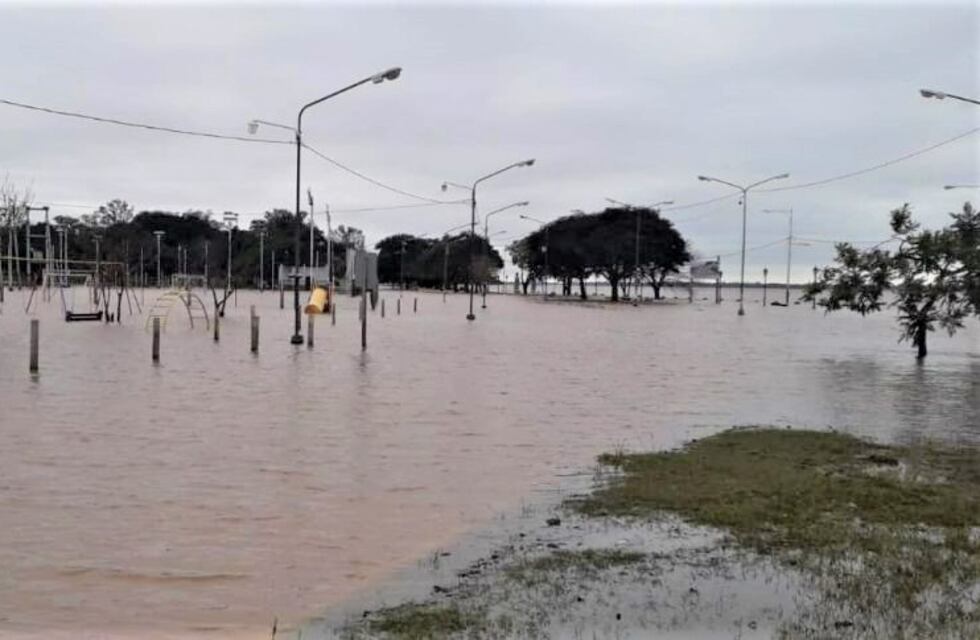 Inundaciones en Corrientes: el río Uruguay superó los 8 metros de altura en Paso de los Libres