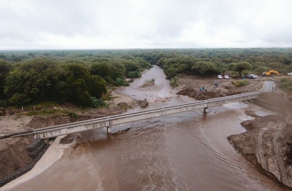 Inauguraron el nuevo puente canal en Colonia del Valle