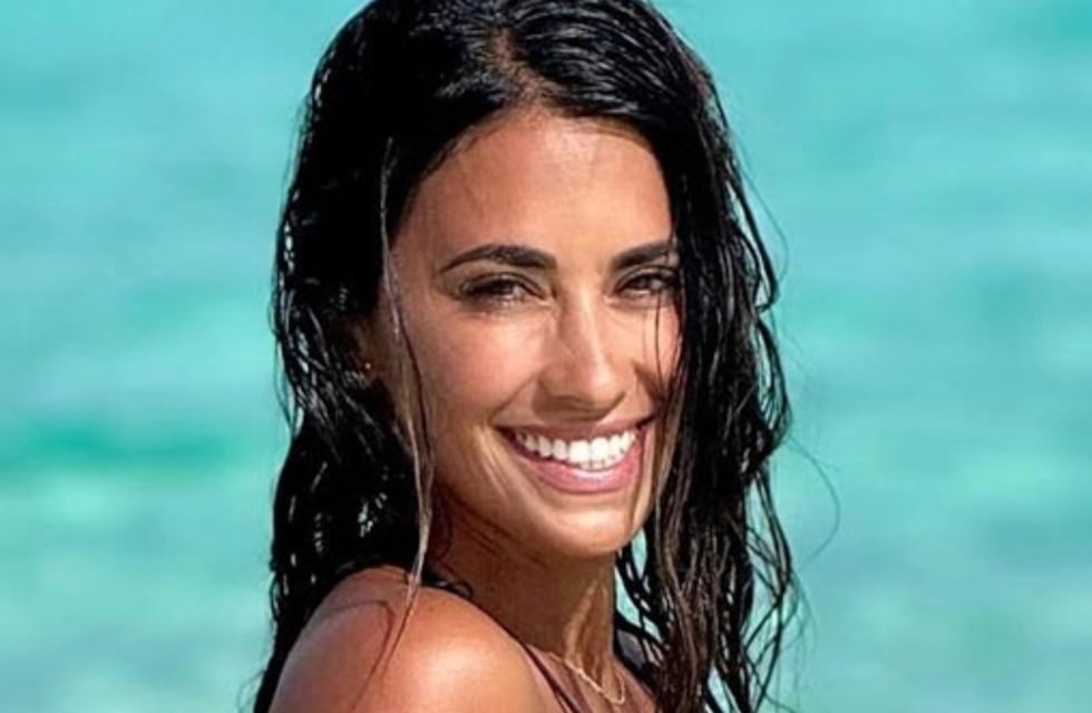 Antonela Roccuzzo marcó tendencia con un look dosmilero que será el infaltable de este verano