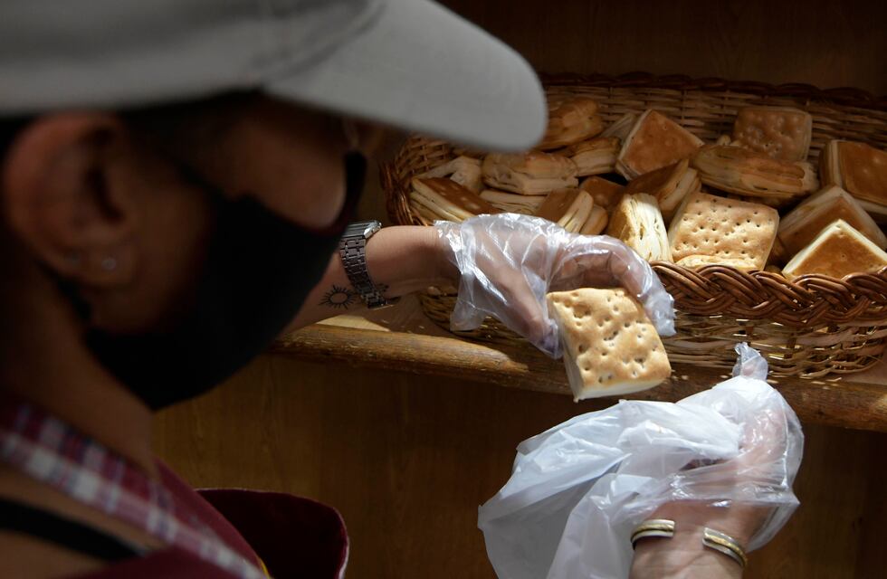 El aumento nuestro de cada día: desde el lunes, el pan saldrá un 15 por ciento más caro
