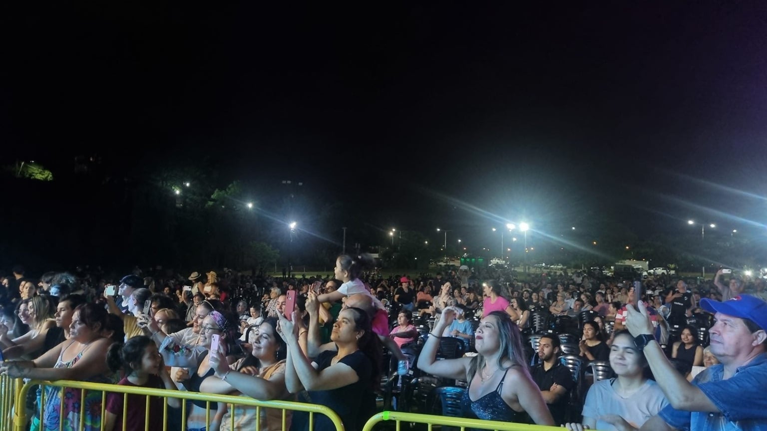 El Festival Nacional del Litoral cerró su edición 2025 con una noche llena de identidad y celebración popular.