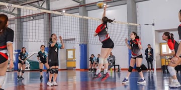 Juegos Fueguinos: Universitario campeonas locales del vóley sub-15