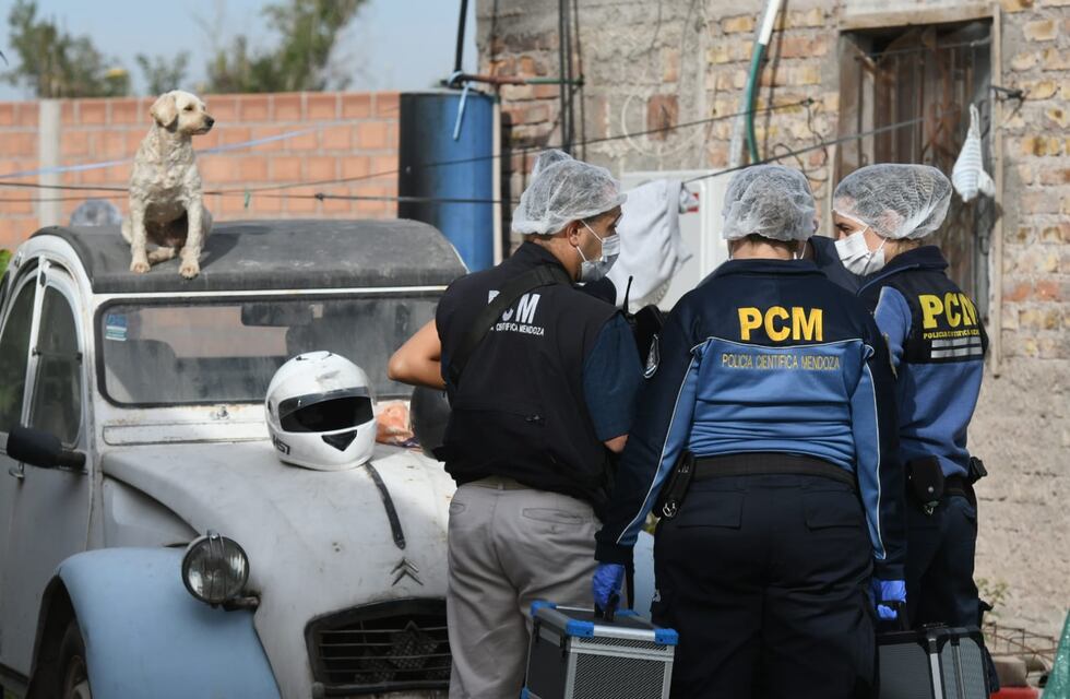 Asesinaron a un hombre en el patio de su casa en Guaymallén, para robarle una moto y un perro que estaba atado