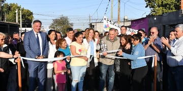 “En salud no se gasta, se invierte”.
Con esa premisa, el gobernador inauguró infraestructura en Las Talitas y reforzó la presencia policial en la zona norte.