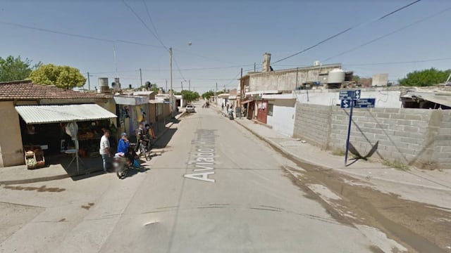 El violento episodio ocurrió en la intersección de calles Santibáñez y Kingsley, en barrio Las Flores II de Córdoba Capital. (Google Street View).