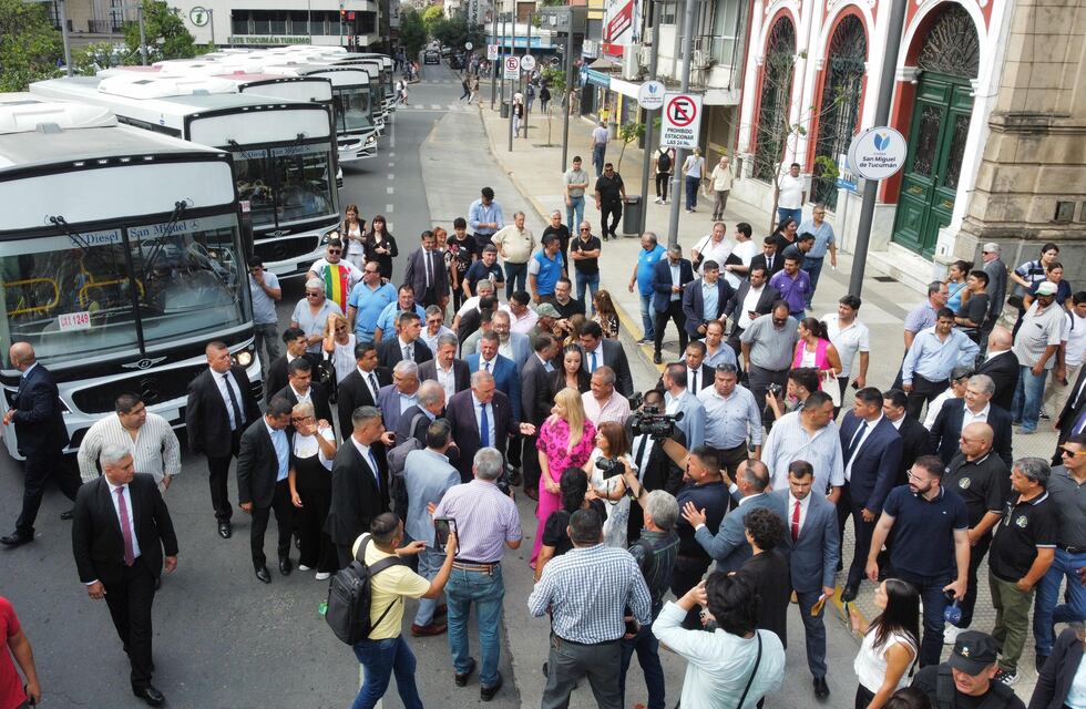 Tucumán renueva su transporte público con la incorporación de 17 nuevas unidades