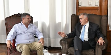 Gobernador Osvaldo Jaldo junto al presidente del Parlasur , Alfredo Olmedo