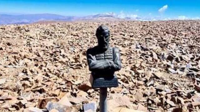 La imagen se encuentra en la cumbre del Nevado de Castilla.