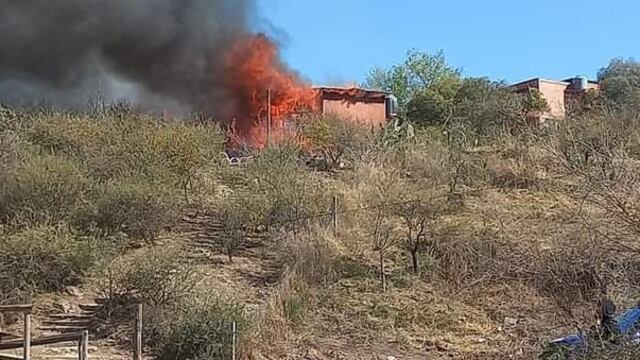 El fuego destrozó la vivienda