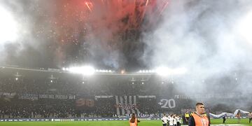 Talleres y su propio show, iluminando la noche del lunes en el Kempes.