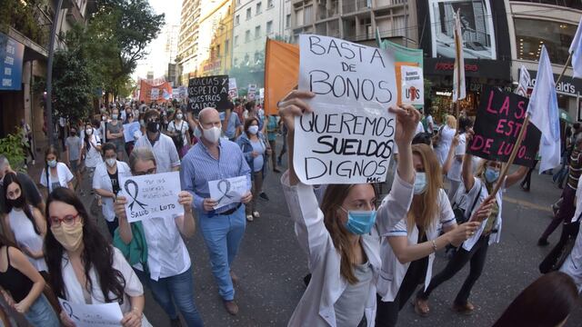 Exigen mejores condiciones laborales y salarios dignos.