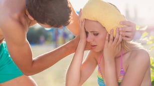 En caso de prever un golpe de calor será necesario llamar de forma inmediata a un servicio de emergencia.