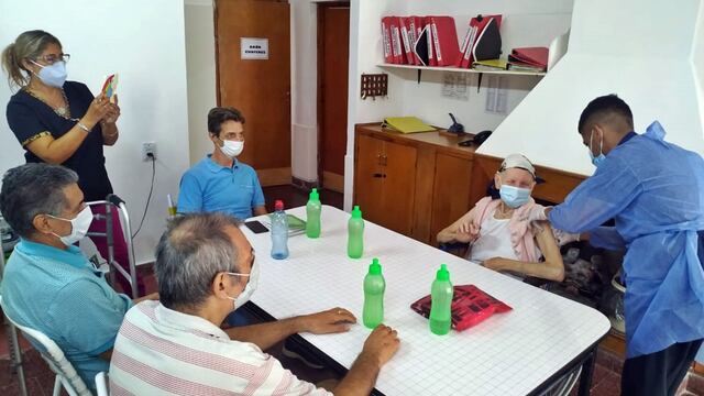 Comenzó la vacunación en residencias geriátricas de Entre Ríos
