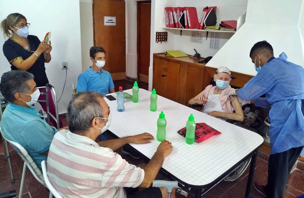 Entre Ríos: comenzó la vacunación contra el Covid-19 en residencias geriátricas