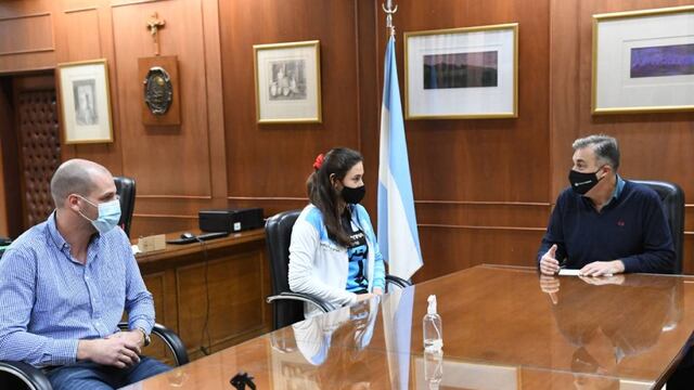 El intendente Luis Castellano recibió a la atleta Abril Okón