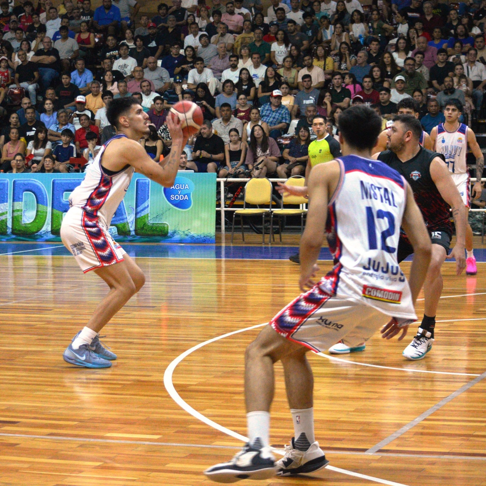 Con el antecedente de un resultado positivo, Jujuy Básquet se preparó para su segundo duelo como local por La Liga Argentina en el moderno estadio del parque San Martín.