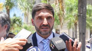 El jefe de la Casa Gris entregó motos a la policía de la capital provincial en uno de los actos de la jornada.