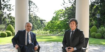 Alberto Fernández y Javier Milei en la primera foto de transición presidencial Foto: Presidencia