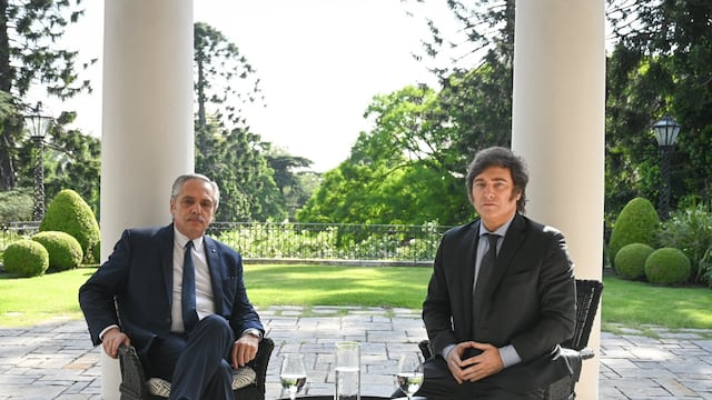 Alberto Fernández y Javier Milei en la primera foto de transición presidencial. Foto: Presidencia