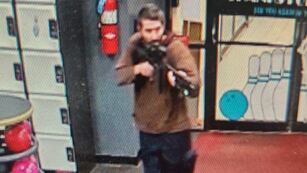 La Policía publicó imágenes del tirador que dejó al menos 22 muertos y 50 heridos en Maine, EE.UU. (Facebook)