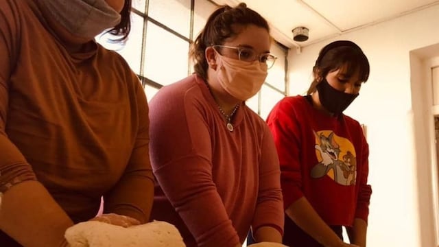 Pan por mercadería, la iniciativa de jóvenes maipucinos solidarios.
