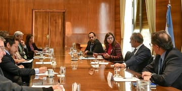 Batakis, Scioli, Pollera y Pesce pidieron a las grandes empresas retrotraer precios al 1 de julio.