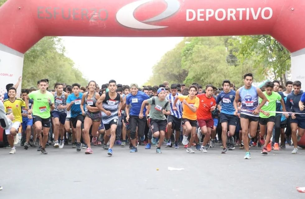 Otra edición de la maratón “Correr para ayudar” que organiza la escuela Bianchi en San Rafael