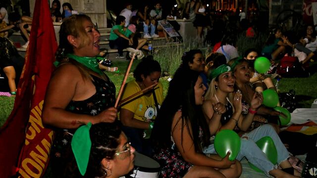 La vigilia de la marea verde en San Juan.