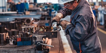 La economía creció un 5% interanual en mayo, impulsada por finanzas y comercio