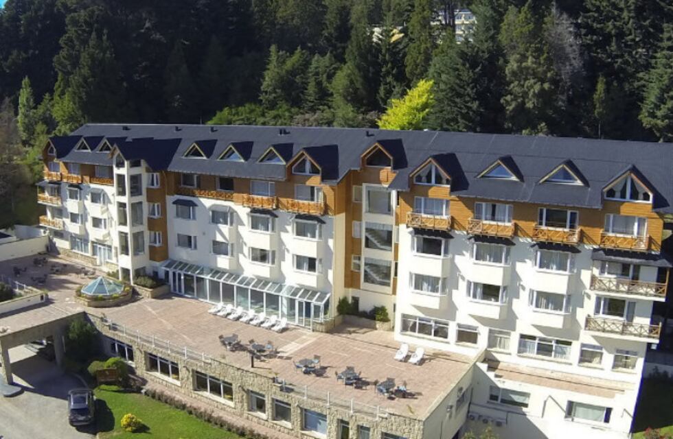 Un alud destrozó un hotel en Bariloche: falleció un turista y hay tres heridos