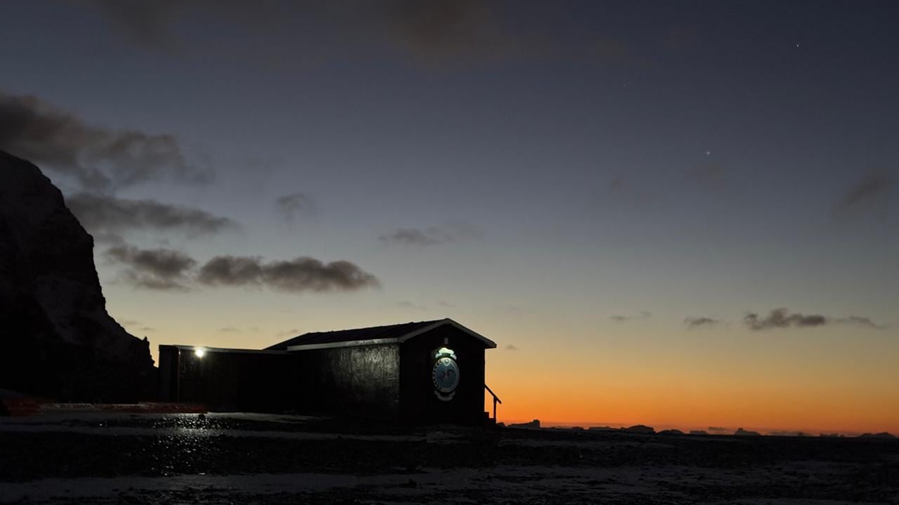 “Tierra Blanca”, el documental que muestra la vida de un tresarroyense en la Antártida