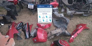 Tras un allanamiento recuperaron motos robadas y hubo un detenido