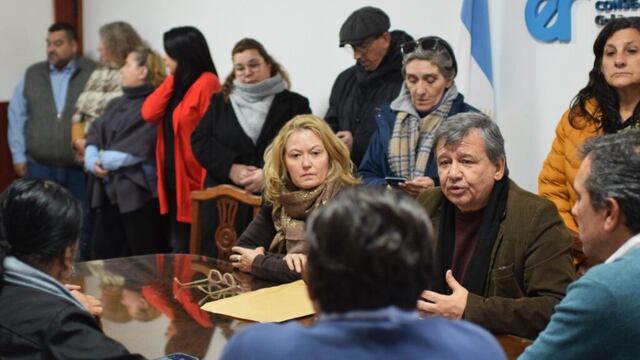 AGMER reclamó ante el CGE y exigió que se retrotraiga el cierre de los Centros Educativos de Adultos.