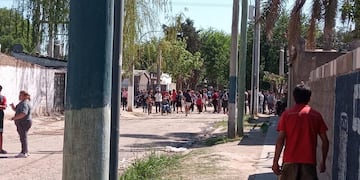 Más de 120 autoconvocados atacaron la casa de una de las agresoras.