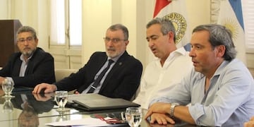 El comisario retirado aseguró que su relación con el intendente es "muy buena".