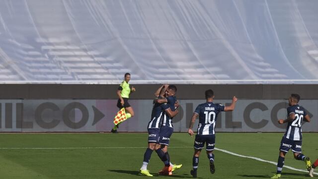 La jugada empezó con un excelente cambio de frente de Méndez. (Foto: Facundo Luque)