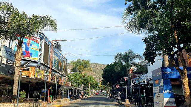 Centro de Carlos Paz en primavera 2020. (Foto: VíaCarlosPaz).