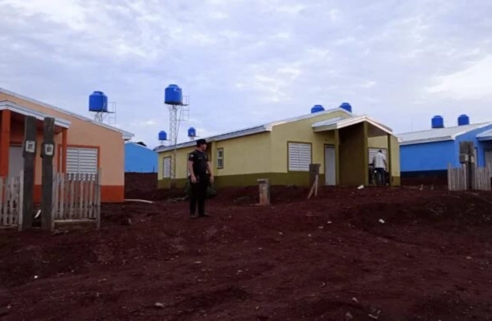Oberá: la policía frustró un intento de usurpación de casas de IPRODHA